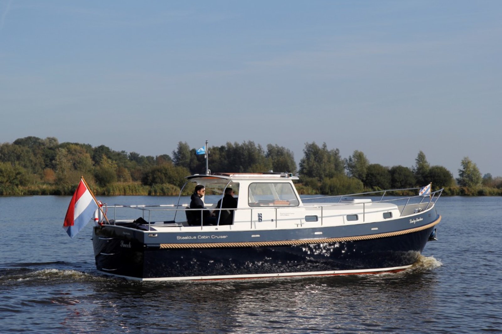 Daarom in de buurt Monument Motorboot 'Lady Marlice ' voor 1 - 2 personen huren in Friesland | Nautica  Yachtcharter Sneek
