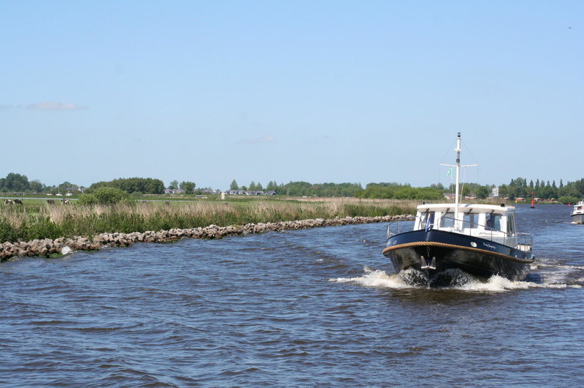 Op vakantie in de meivakantie, huur een boot in Friesland 